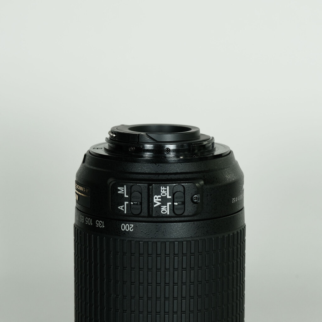 Nikon AF-S DX VR Zoom-Nikkor 55-200mm F4-5.6G IF-EDの出品