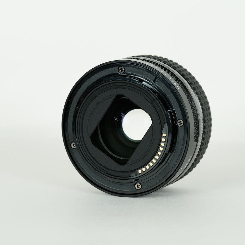 美品 NIKKOR Z 40mm f/2 おまけ付き 新製品レビュー【NIKKOR Z 40mm f/2(SE)】 | じゃんぱら 店員に