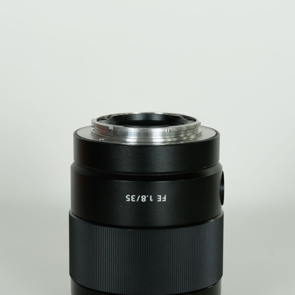 SONY FE 35mm F1.8 SEL35F18Fの出品 | ONE SCENE（ワンシーン）