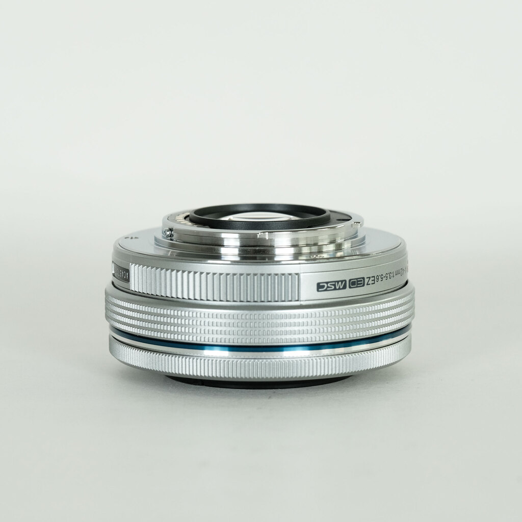 OLYMPUS M.ZUIKO DIGITAL ED 14-42mm F3.5-5.6 EZ シルバー OLYMPUS M.ZUIKO DIGITAL ED 14-42mm F3.5-5.6 EZ シルバー