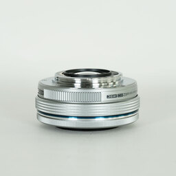 OLYMPUS M.ZUIKO DIGITAL ED 14-42mm F3.5-5.6 EZ シルバー OLYMPUS M.ZUIKO DIGITAL ED 14-42mm F3.5-5.6 EZ シルバー