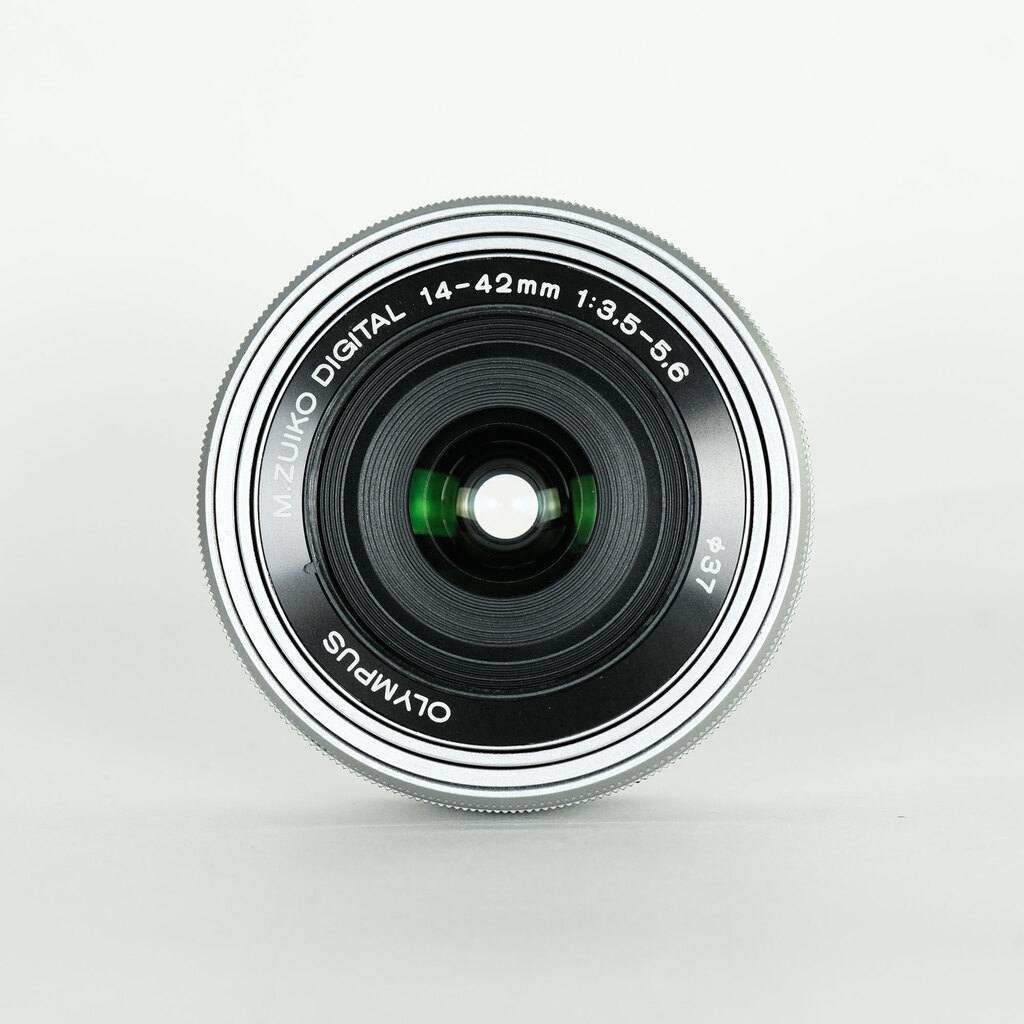 OLYMPUS M.ZUIKO DIGITAL ED 14-42mm F3.5-5.6 EZ シルバー