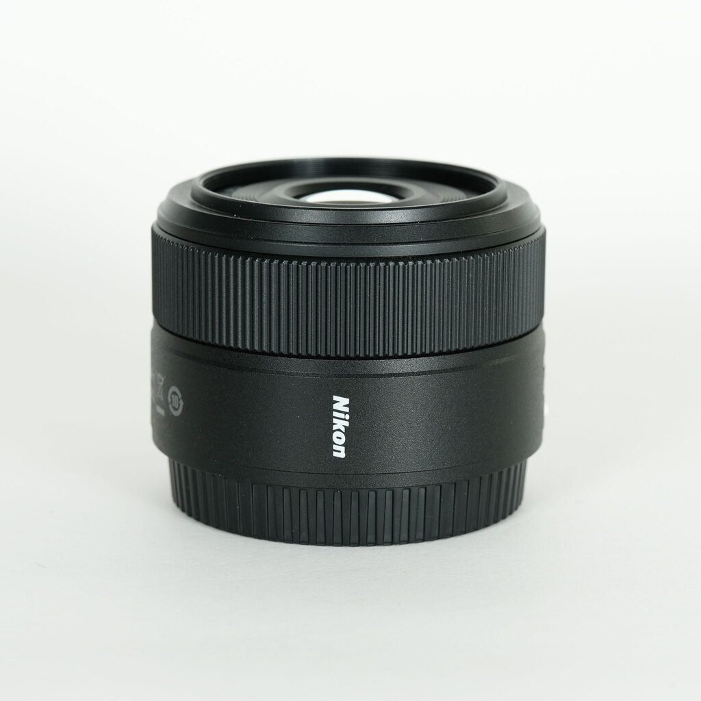 Nikon NIKKOR Z 40mm f/2 Nikon NIKKOR Z 40mm f/2