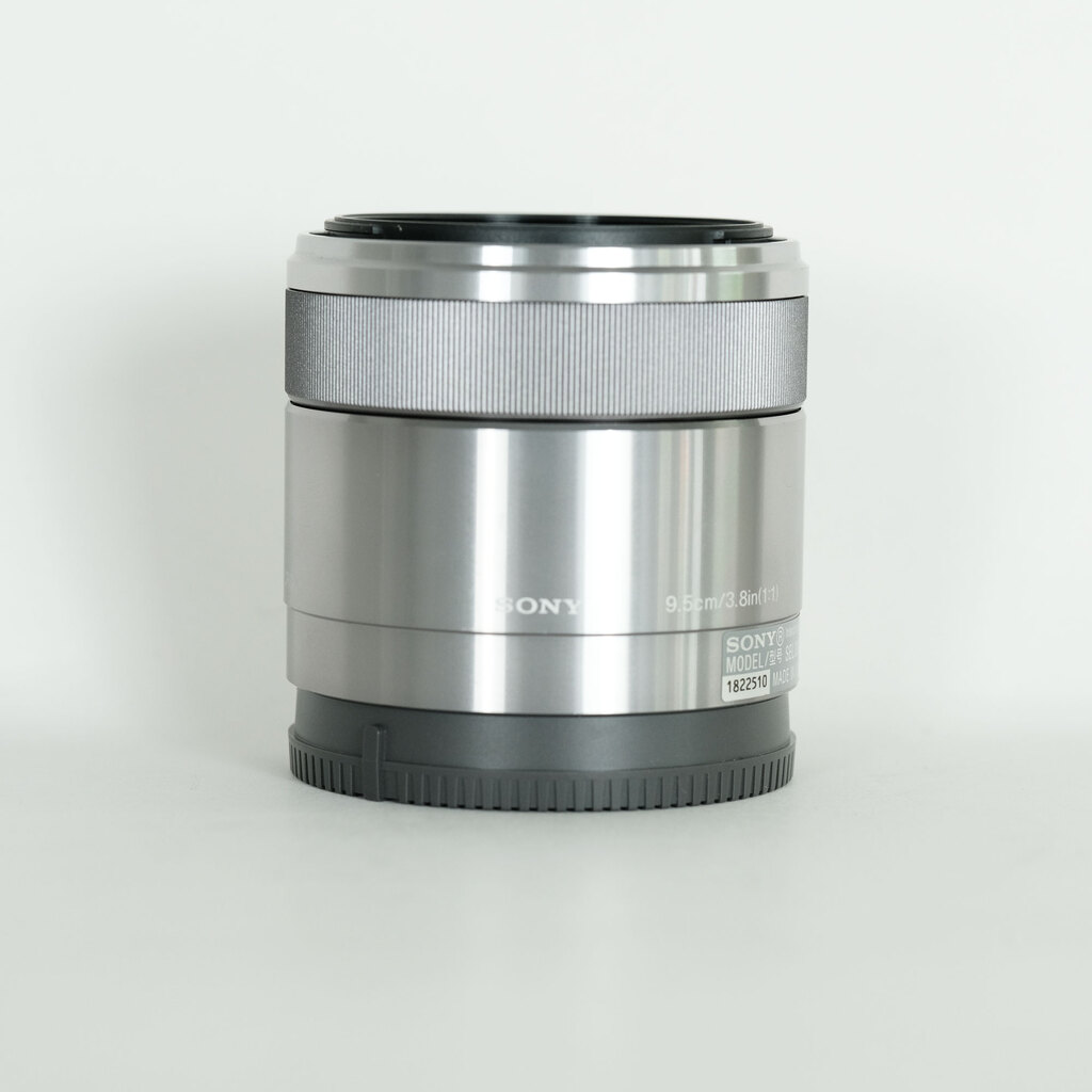 SONY E 30mm F3.5 Macro SEL30M35 SONY E 30mm F3.5 Macro SEL30M35