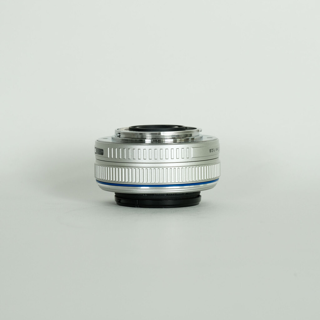 OLYMPUS M.ZUIKO DIGITAL 17mm f2.8 シルバー OLYMPUS M.ZUIKO DIGITAL 17mm F2.8 シルバーの出品 | ONE SCENE