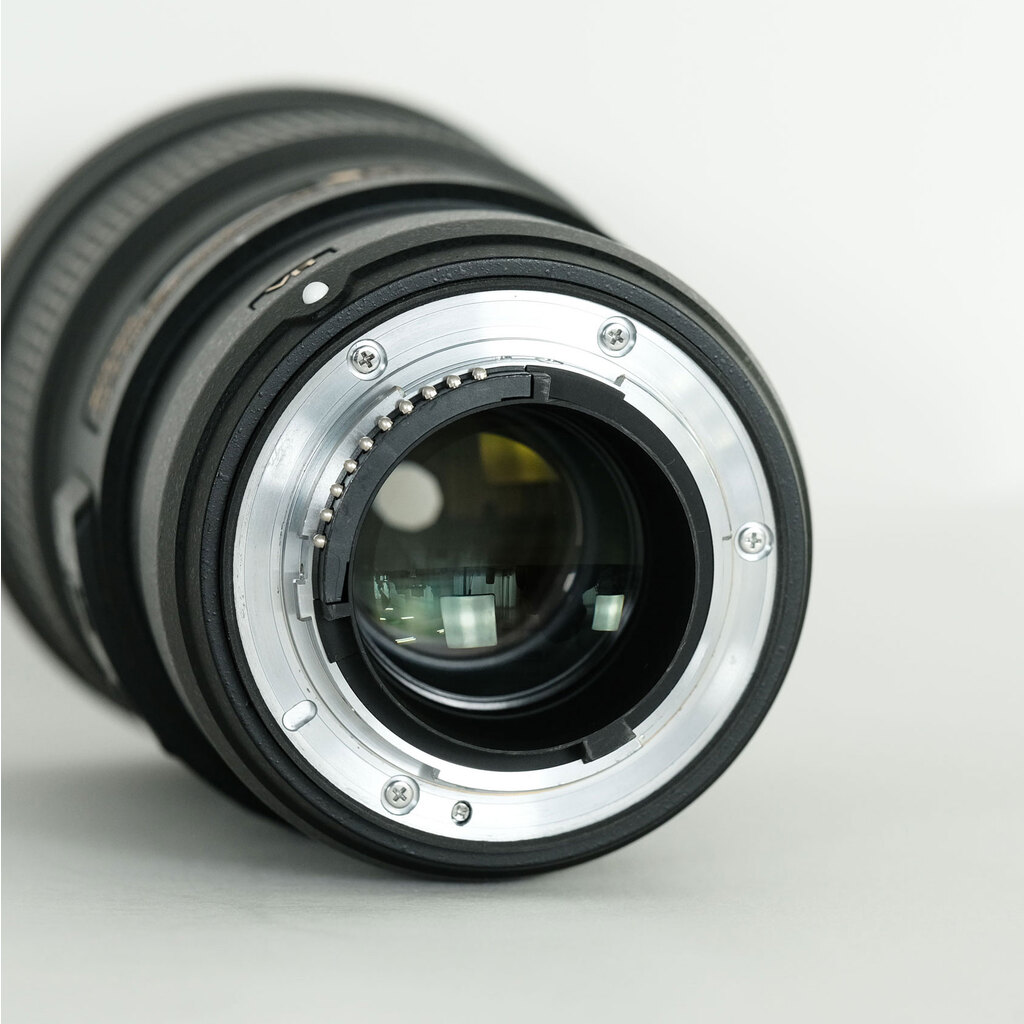 Nikon AF-S NIKKOR 300mm f/4E PF ED VR Nikon AF-S NIKKOR 300mm f/4E PF ED VR
