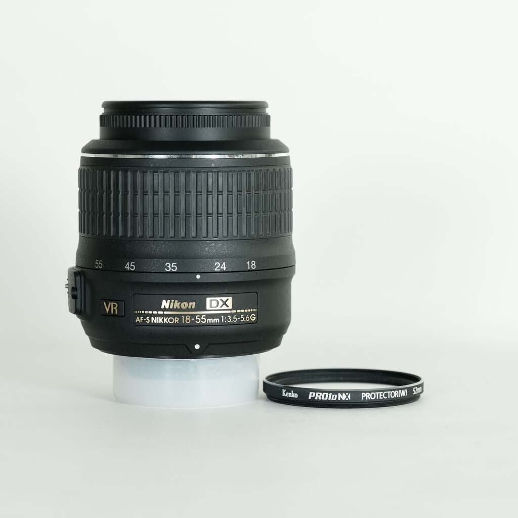 Nikon AF-S DX NIKKOR 18-55mm F3.5-5.6 G VR Nikon AF-S DX NIKKOR 18-55mm F3.5-5.6 G VR