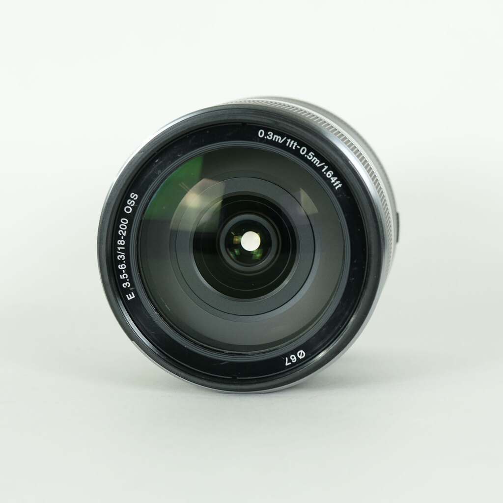 SONY E18-200mm F3.5-6.3 OSS SEL18200