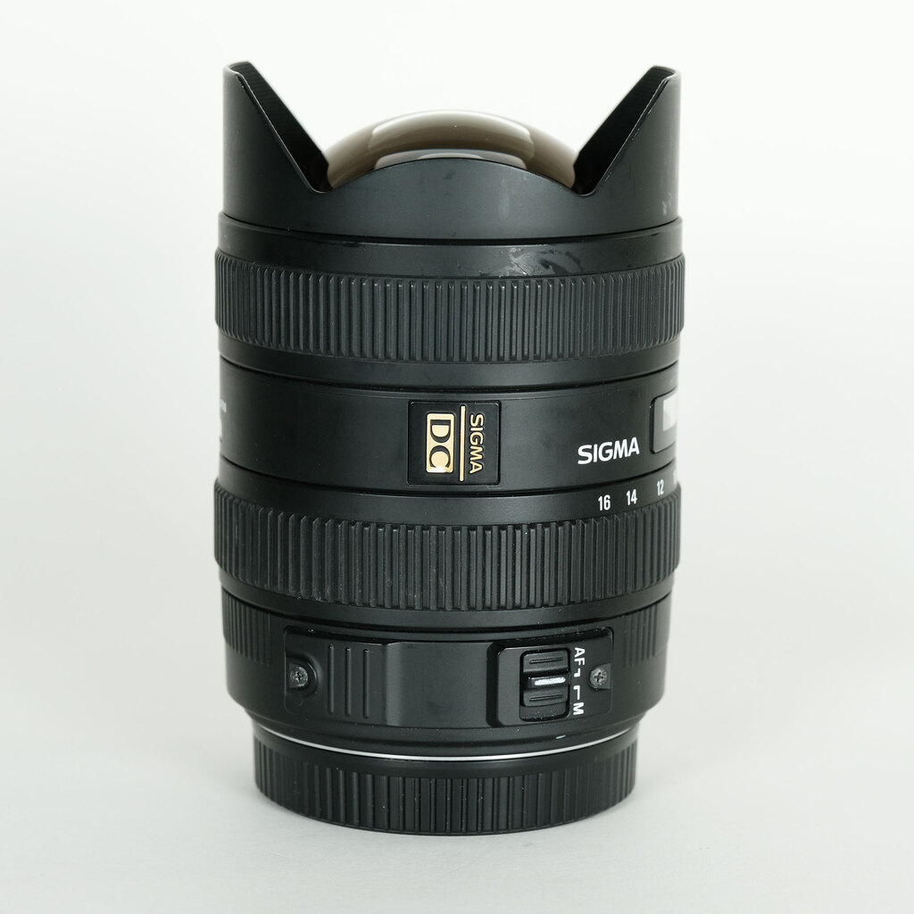 SIGMA 8-16mm F4.5-5.6DC HSM (キヤノンEF用) SIGMA 8-16mm F4.5-5.6DC HSM (キヤノンEF用)