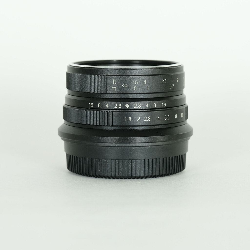 七工匠 7artisans 25mm F1.8 (フジフイルムX用) ブラック 七工匠 7artisans 25mm F1.8 (フジフイルムX用) ブラック