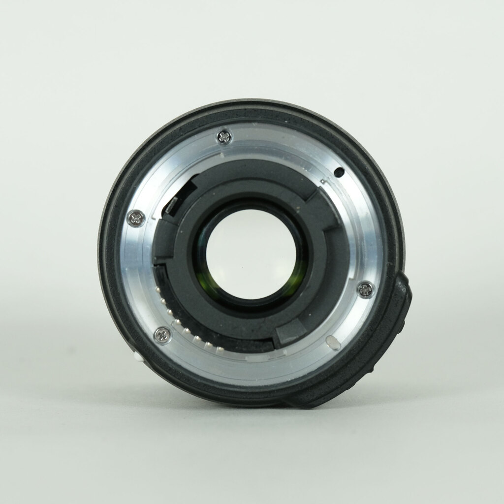 Nikon AF-S DX Micro NIKKOR 40mm f/2.8G Nikon AF-S DX Micro NIKKOR 40mm f/2.8G