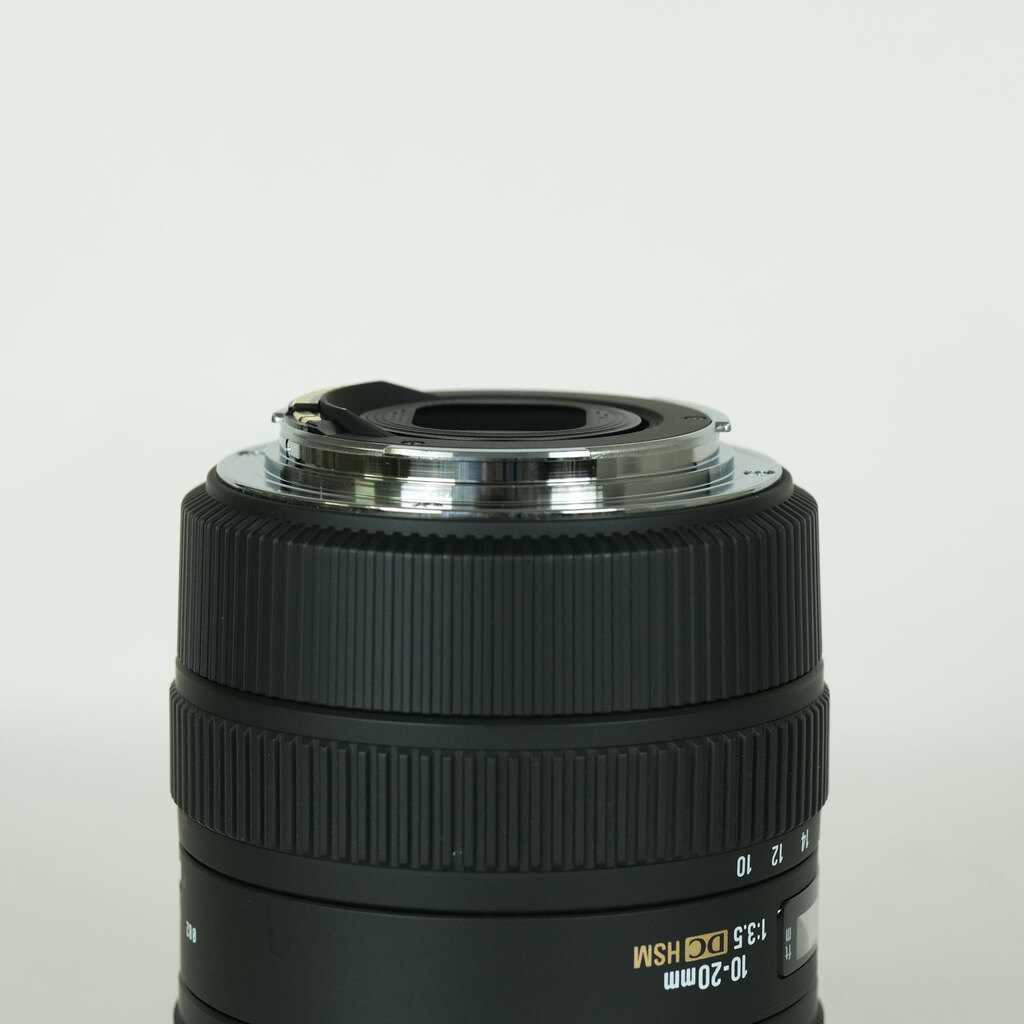 SIGMA 10-20mm F3.5 EX DC HSM (キヤノンEF用) SIGMA 10-20mm F3.5 EX DC HSM (キヤノンEF用)