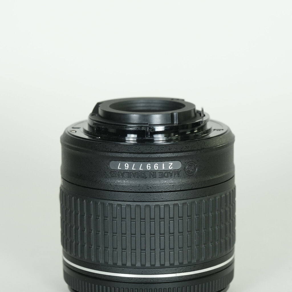 Nikon AF-P DX NIKKOR 18-55mm F3.5-5.6G VR Nikon AF-P DX NIKKOR 18-55mm F3.5-5.6G VR