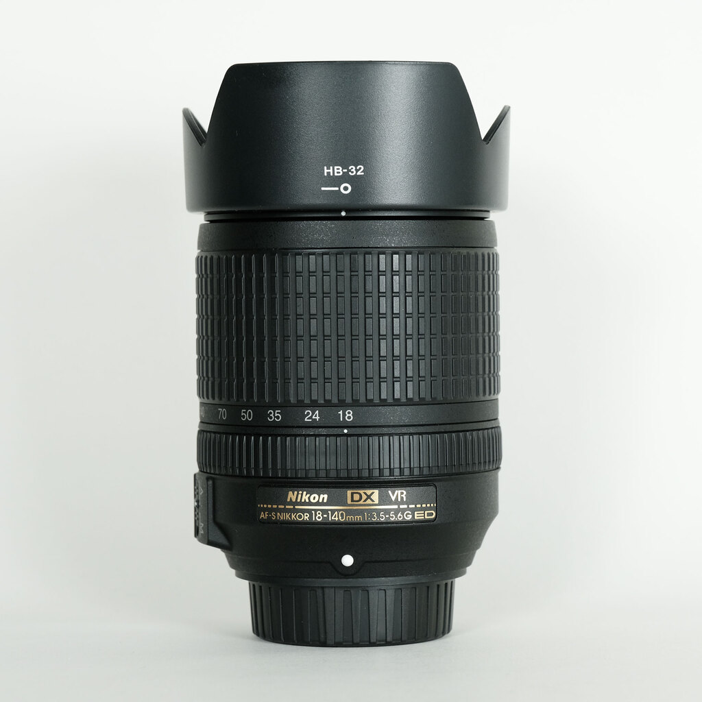 Nikon AF-S DX NIKKOR 18-140mm F3.5-5.6G ED VR Nikon AF-S DX NIKKOR 18-140mm F3.5-5.6G ED VR