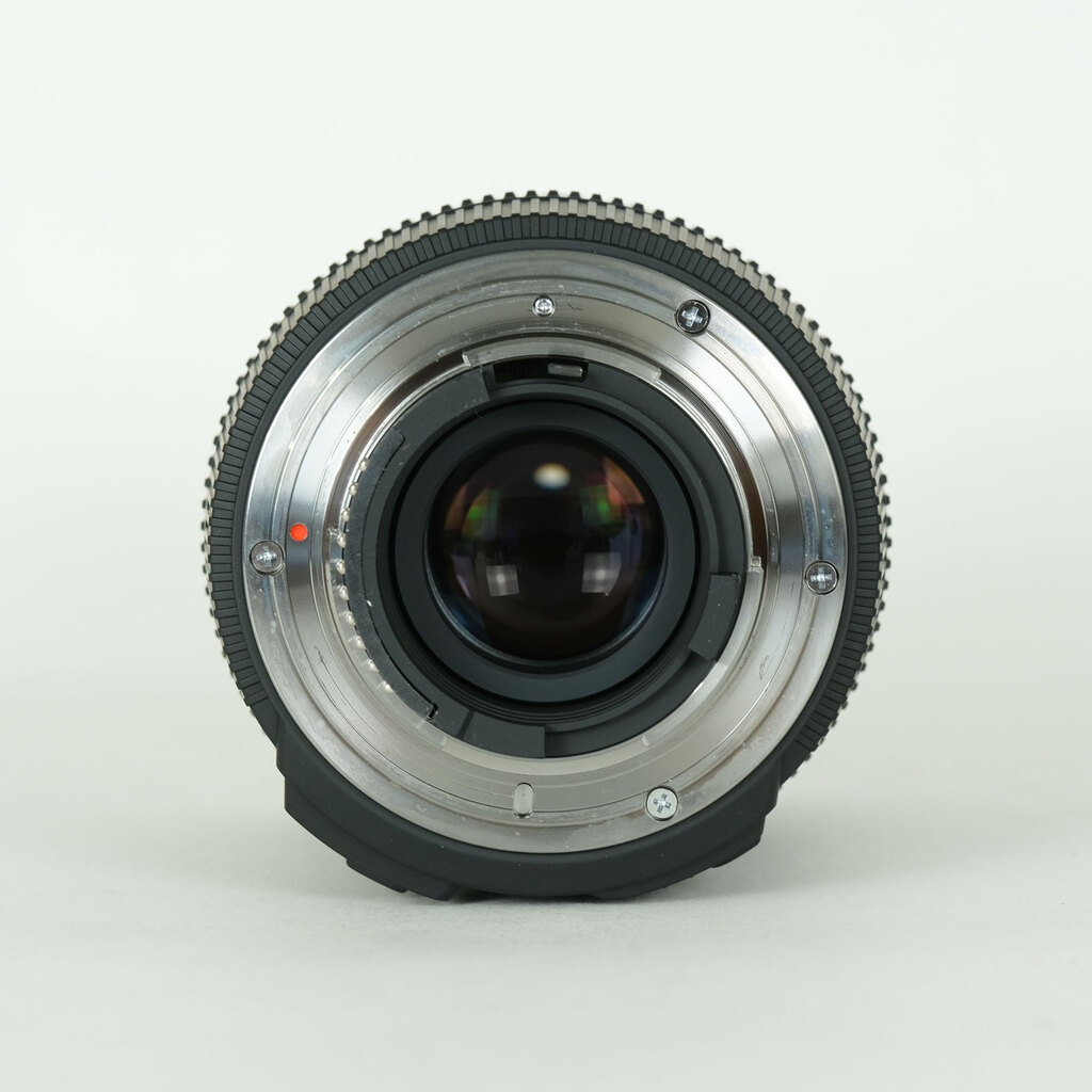 SIGMA 8-16mm F4.5-5.6DC HSM (ニコンF用) SIGMA 8-16mm F4.5-5.6DC HSM (ニコンF用)