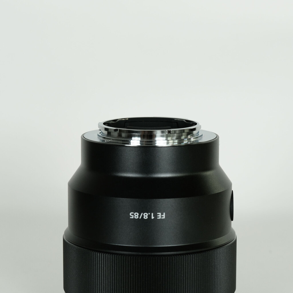 SONY FE 85mm F1.8 SEL85F18 SONY FE 85mm F1.8 SEL85F18