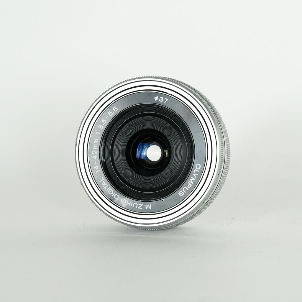 OLYMPUS M.ZUIKO DIGITAL ED 14-42mm F3.5-5.6 EZ シルバー OLYMPUS M.ZUIKO DIGITAL ED 14-42mm F3.5-5.6 EZ シルバー