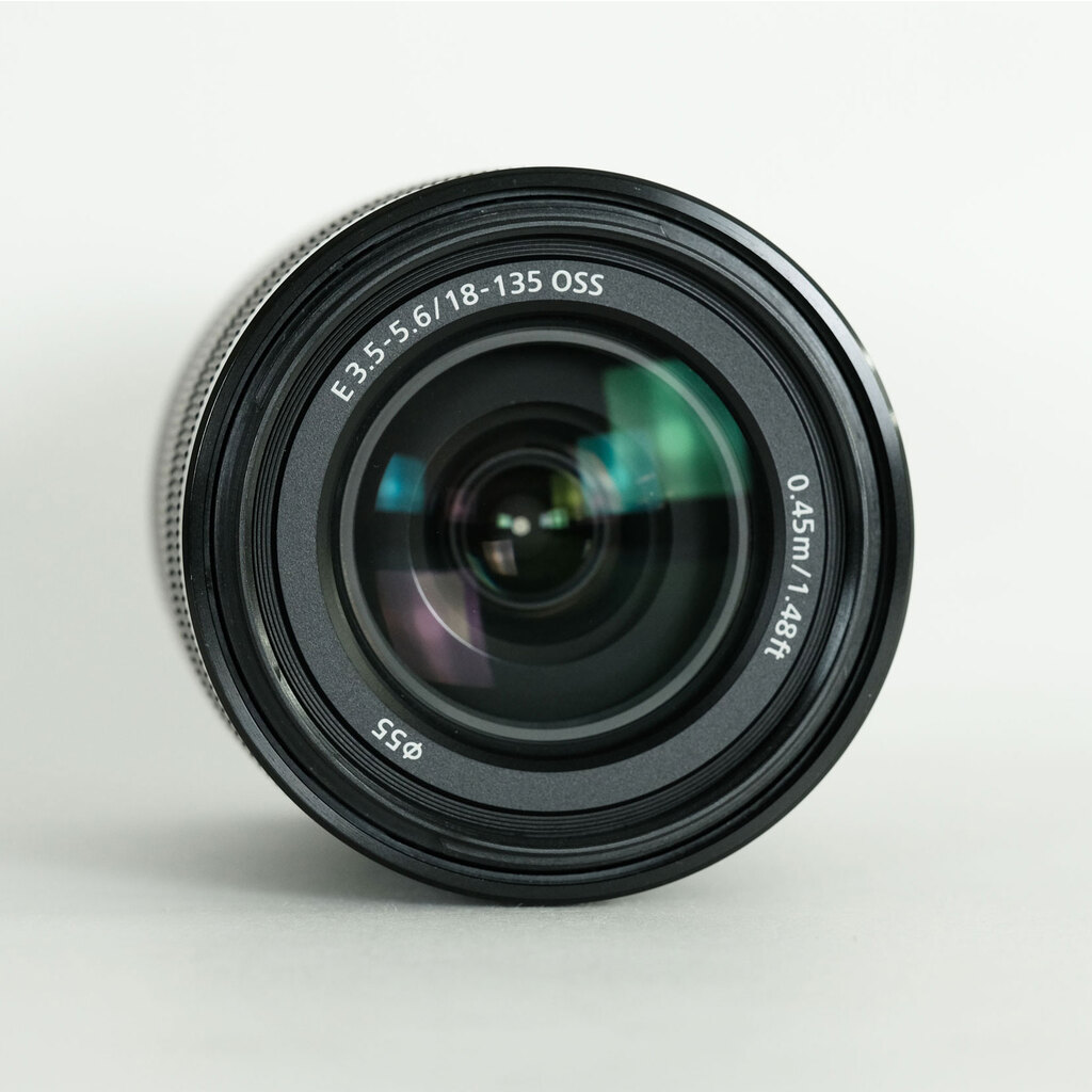 ★SONY E 18-135mm OSS★美品●付属品多数●人気レンズ SONY E 18-135mm F3.5-5.6 OSS SEL18135の出品 | ONE SCENE