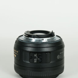 Nikon AF-S DX NIKKOR 35mm f/1.8G Nikon AF-S DX NIKKOR 35mm f/1.8G