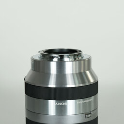 SONY E18-200mm F3.5-6.3 OSS SEL18200