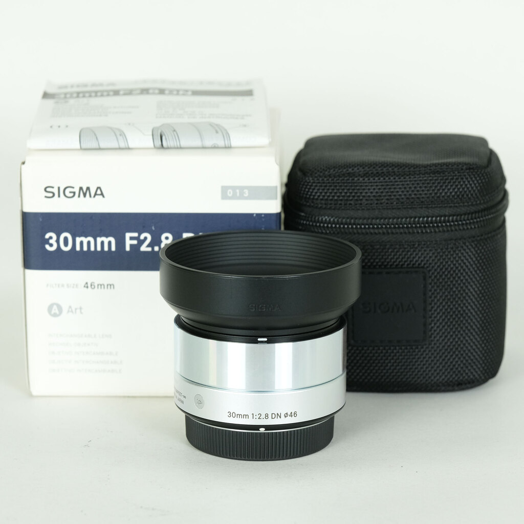 SIGMA A 30mm F2.8 DN (マイクロフォーサーズ用)シルバー SIGMA A 30mm F2.8 DN (マイクロフォーサーズ用)シルバー