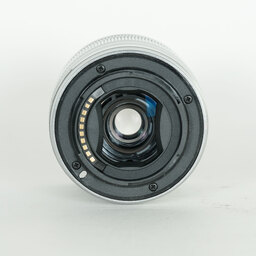FUJIFILM フジノン XC16-50mm F3.5-5.6 OIS シルバー FUJIFILM フジノン XC16-50mm F3.5-5.6 OIS シルバー