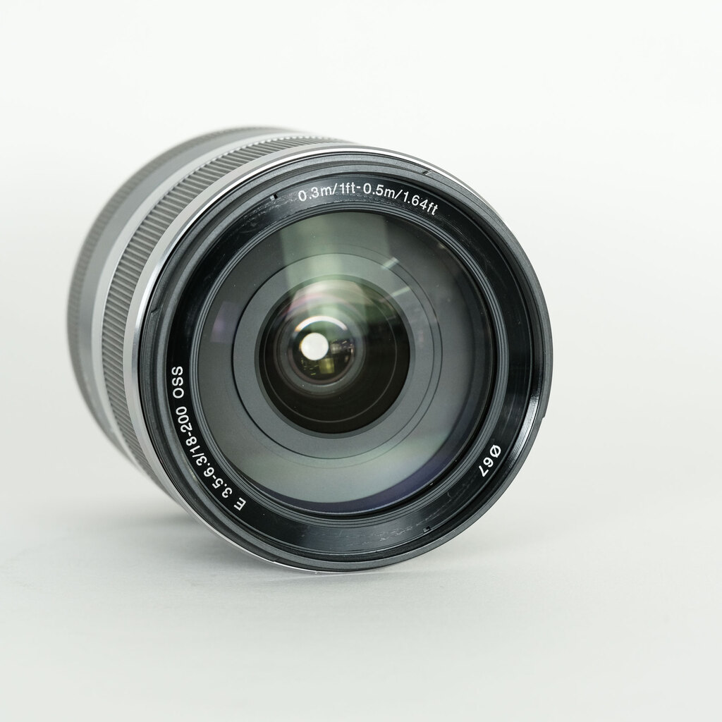 SONY E18-200mm F3.5-6.3 OSS SEL18200