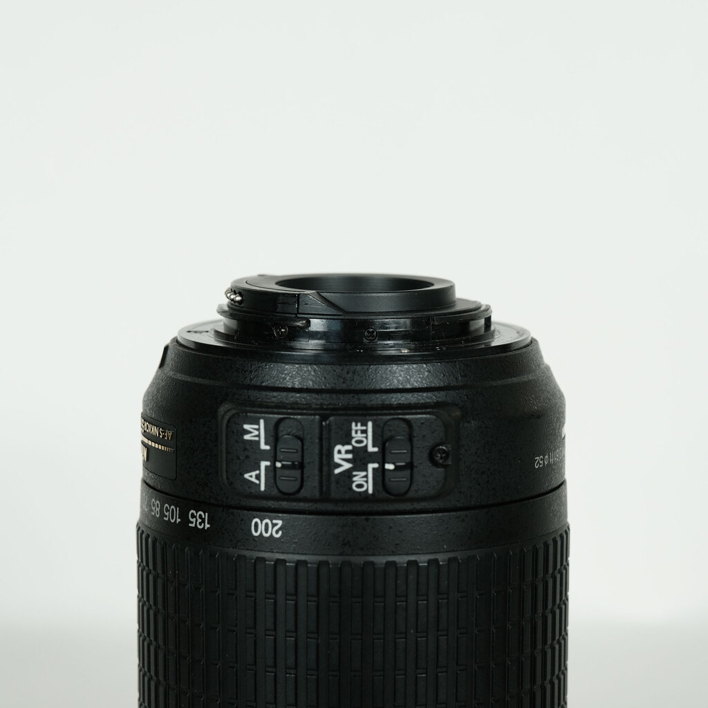 Nikon AF-S DX VR Zoom-Nikkor 55-200mm F4-5.6G IF-EDの出品