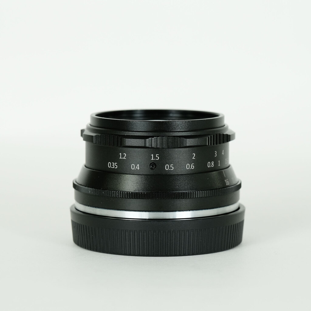 ★ 七工匠 7Artisans 35mm F1.2 ブラック フジフィルムX Amazon.co.jp: 七工匠 7artisans 3512M43B 35mm F1.2 マイクロ
