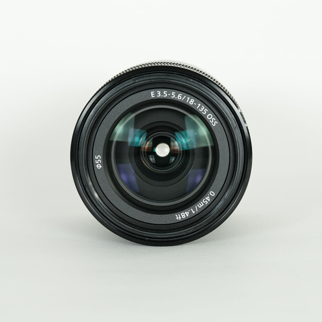 【週末限定値下】【ほぼ新品】SONY E18-135mm F3.5-5.6OSS 新品)SONY (ソニー) E 18-135mm F3.5-5.6 OSS SEL18135（商品ID