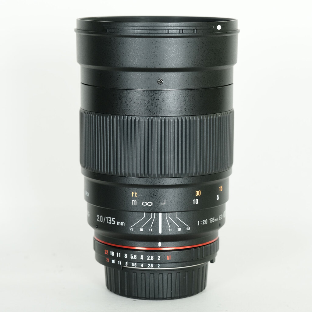 SAMYANG 135mm F2.0 (ニコンF用)CPU付