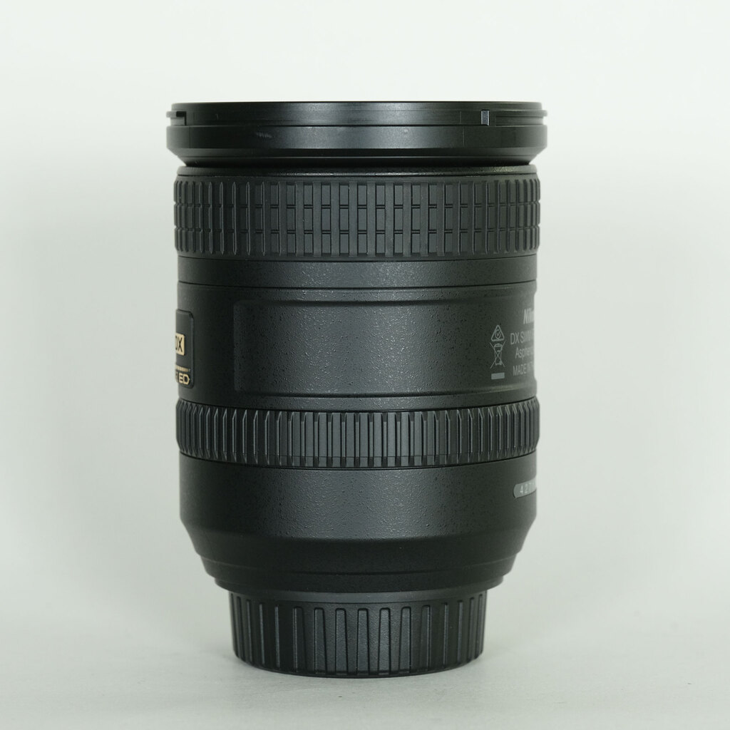 Nikon AF-S DX NIKKOR 18-200mm F3.5-5.6G ED VR II Nikon AF-S DX NIKKOR 18-200mm F3.5-5.6G ED VR II