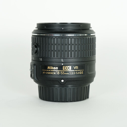 Nikon AF-S DX NIKKOR 18-55mm f3.5-5.6G VR II Nikon AF-S DX NIKKOR 18-55mm f3.5-5.6G VR II