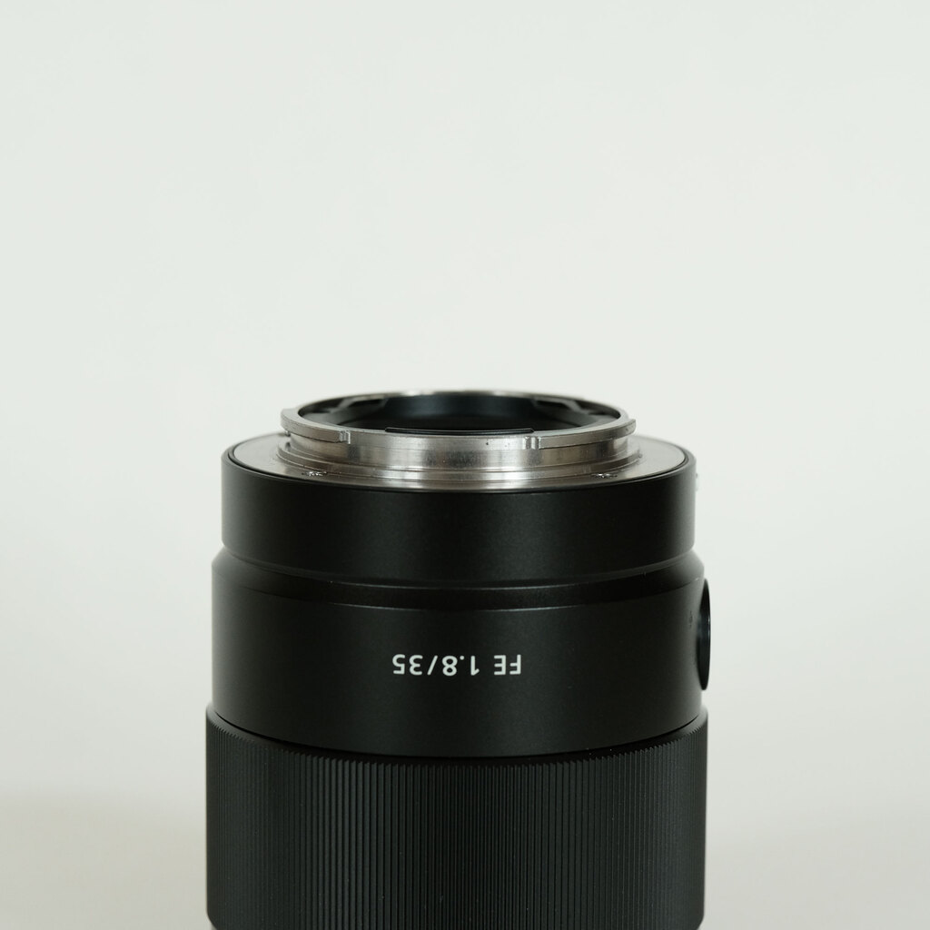 （美品）SONY FE 35mm F1.8 SEL35F18F フィルター付き 新品)SONY (ソニー) FE 35mm F1.8 SEL35F18F（商品ID