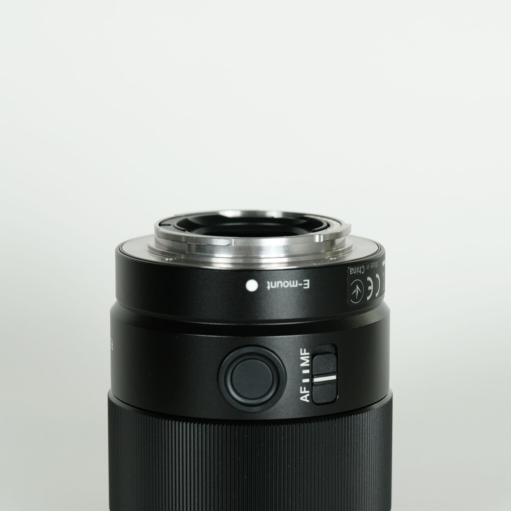 SONY FE 35mm F1.8 SEL35F18F SONY FE 35mm F1.8 SEL35F18F