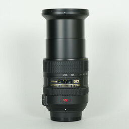 Nikon AF-S DX VR Zoom-Nikkor 18-200mm F3.5-5.6G IF-ED Nikon AF-S DX VR Zoom-Nikkor 18-200mm F3.5-5.6G IF-ED