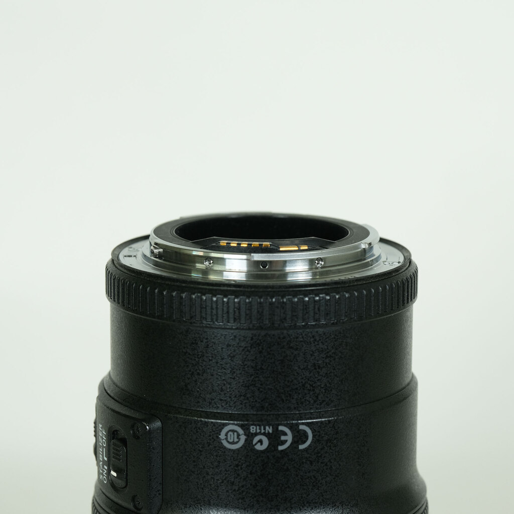 Canon EF100mm F2.8Lマクロ IS USM