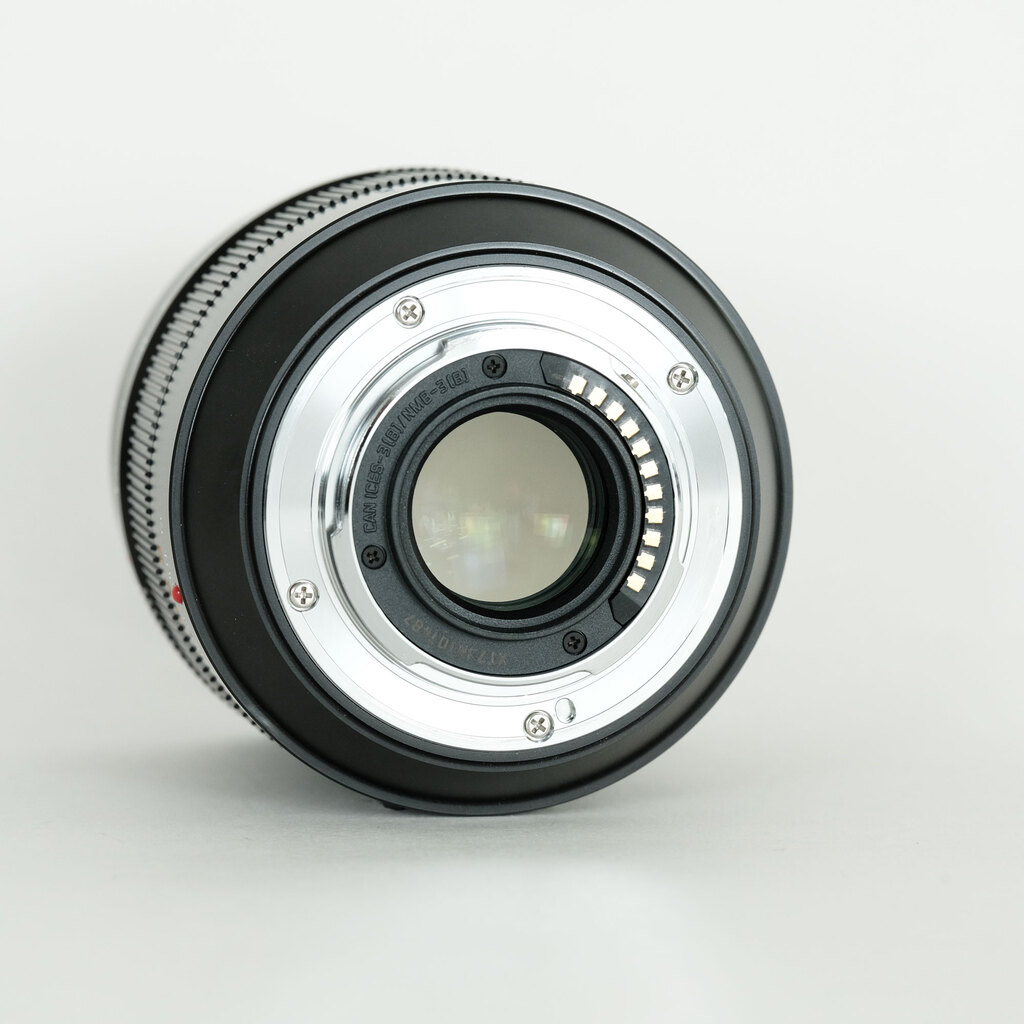 Panasonic LEICA DG NOCTICRON 42.5mm / F1.2 ASPH. / POWER O.I.S.
