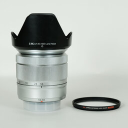 FUJIFILM フジノン XC16-50mm F3.5-5.6 OIS シルバー FUJIFILM フジノン XC16-50mm F3.5-5.6 OIS シルバー