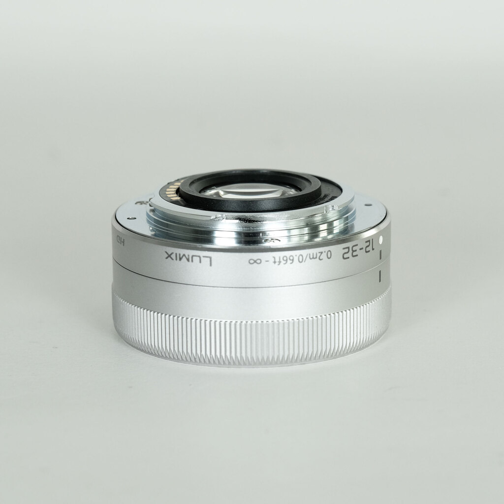 Panasonic LUMIX G VARIO 12-32mm / F3.5-5.6 ASPH. / MEGA O.I.S.