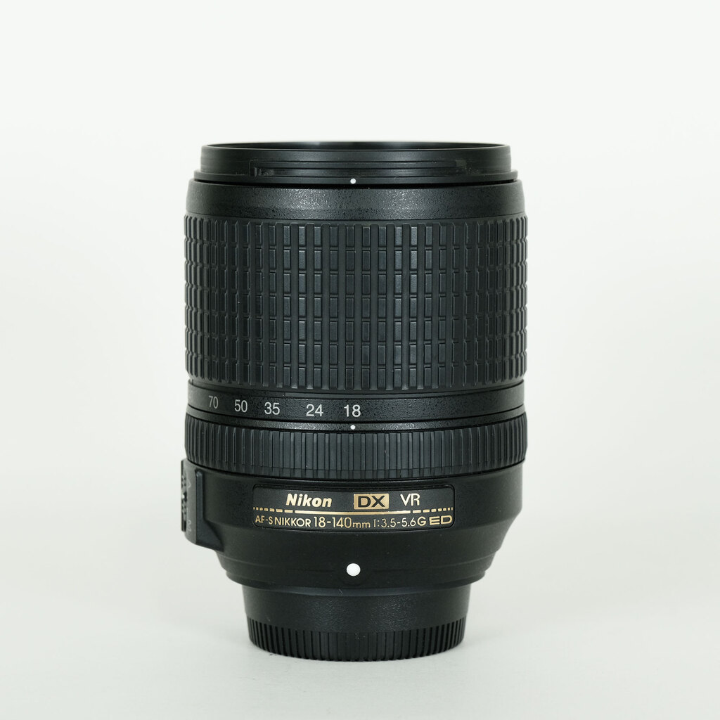 ニコン AF-S DX18-140mm f3.5-5.6G ED レンズ