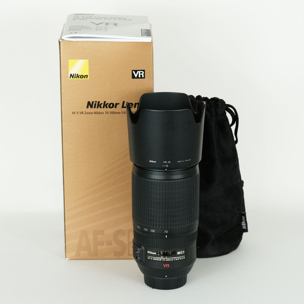 Nikon AF-S VR Zoom-Nikkor 70-300mm F4.5-5.6G IF-EDの出品
