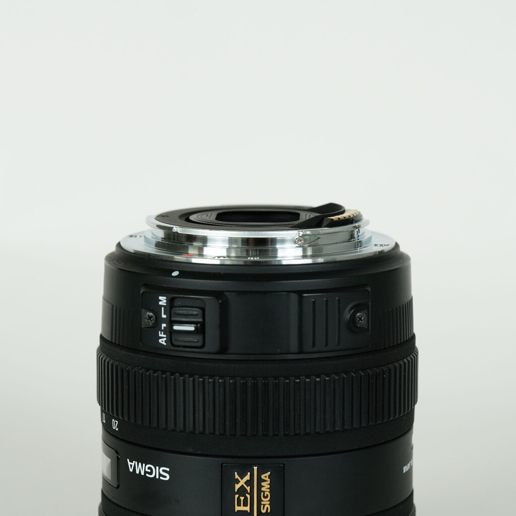 SIGMA 10-20mm F3.5 EX DC HSM (キヤノンEF用) SIGMA 10-20mm F3.5 EX DC HSM (キヤノンEF用)