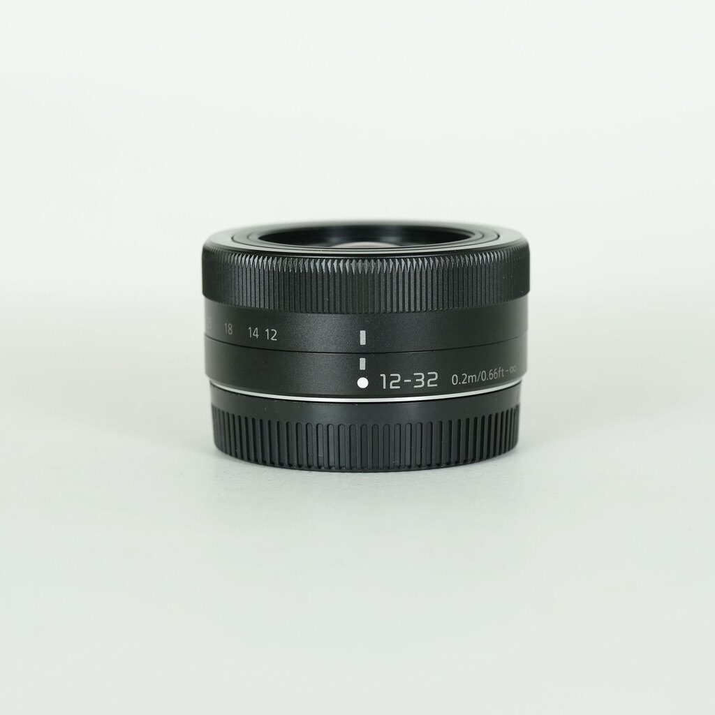 Panasonic LUMIX G VARIO 12-32mm / F3.5-5.6 ASPH. / MEGA O.I.S.