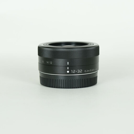 Panasonic LUMIX G VARIO 12-32mm / F3.5-5.6 ASPH. / MEGA O.I.S.