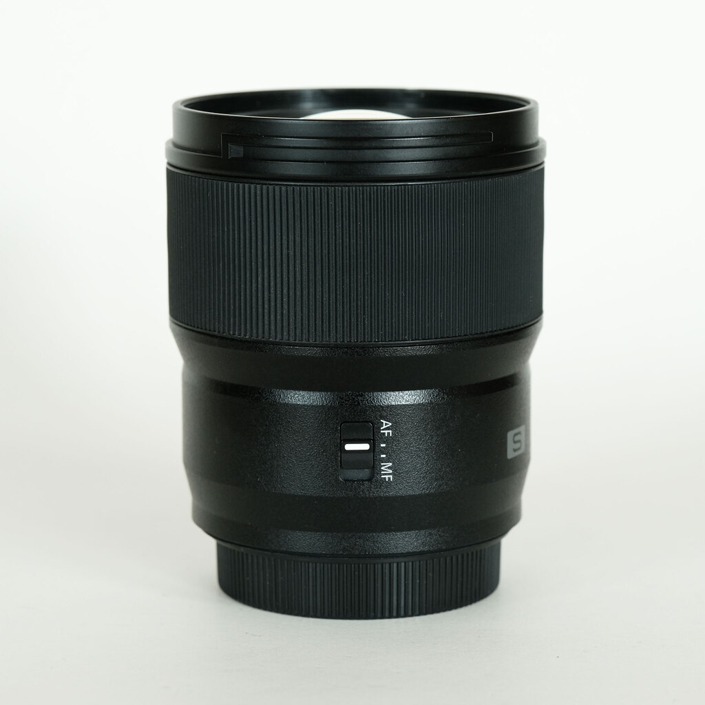 パナソニック カメラレンズ LUMIX Sシリーズ 50mm F1.8 Panasonic LUMIX S Series 50mm F1.8 L-Mount Lens - S-S50