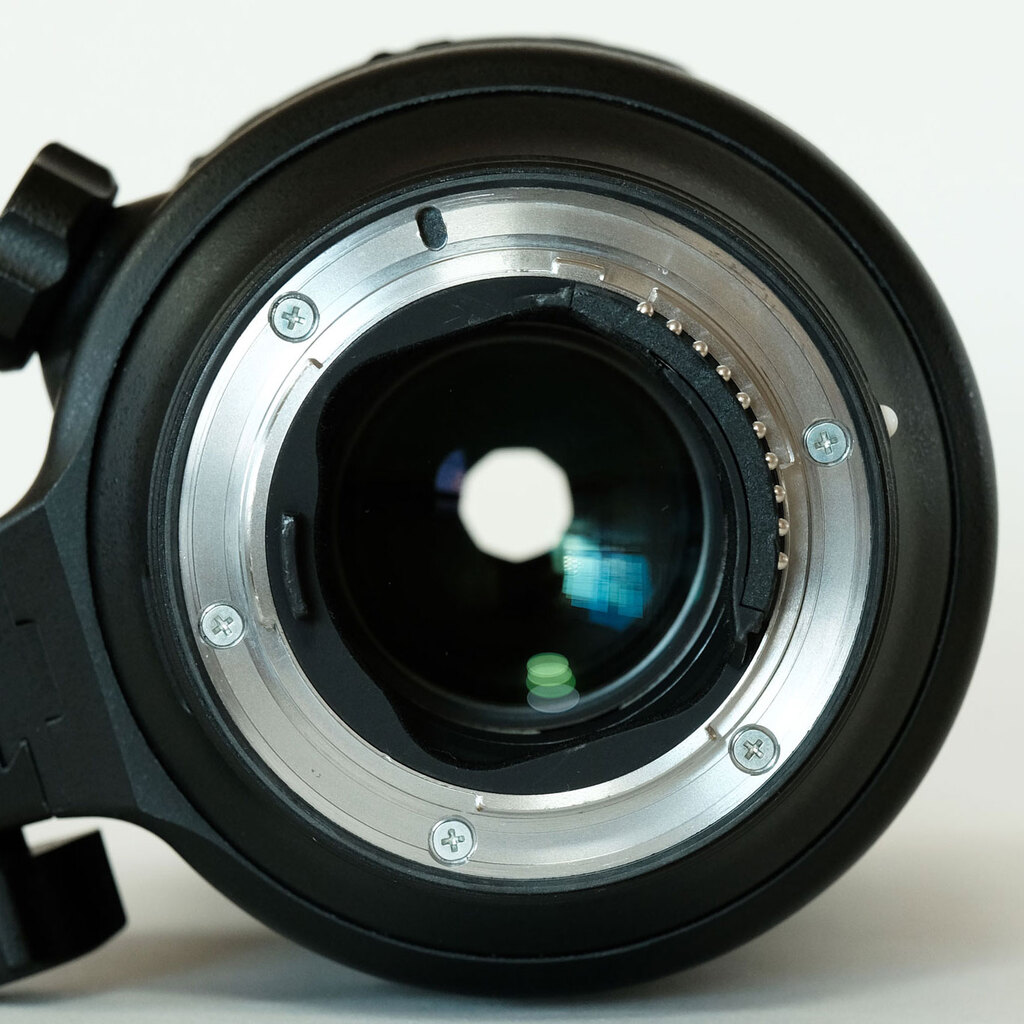 Nikon AF-S NIKKOR 70-200mm f/2.8E FL ED VR Nikon AF-S NIKKOR 70-200mm f/2.8E FL ED VR