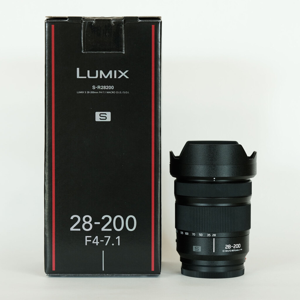 Panasonic LUMIX S 28-200mm F4-7.1 MACRO O.I.S. Panasonic LUMIX S 28-200mm F4-7.1 MACRO O.I.S.