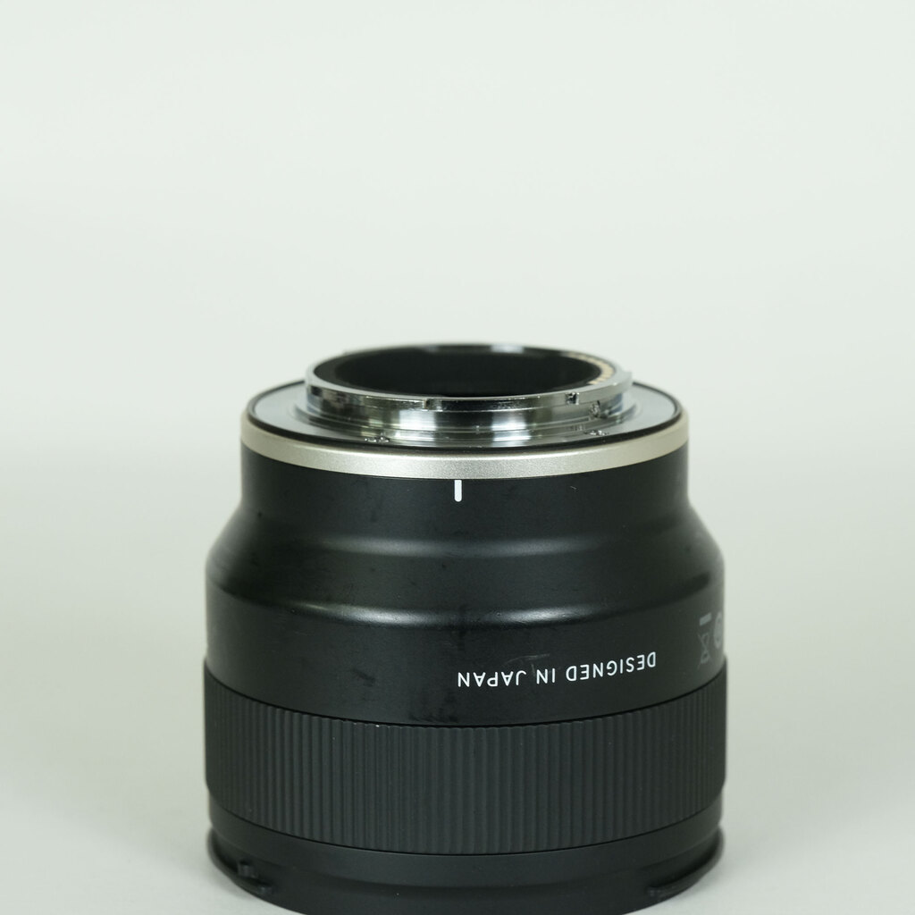 TAMRON 20mm F/2.8 Di III OSD M1:2 (Model F050) [ソニーE用]