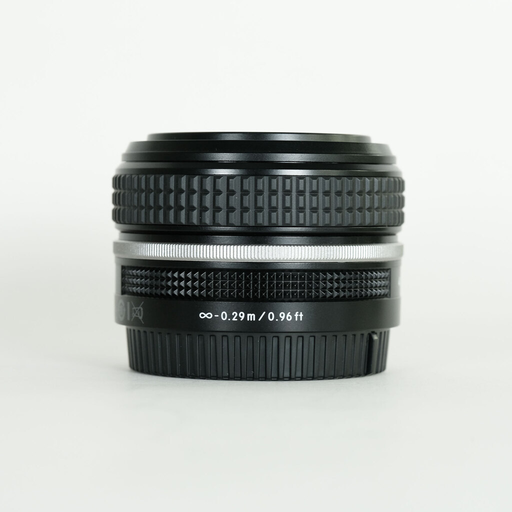 Nikon NIKKOR Z 40mm f/2 Nikon NIKKOR Z 40mm f/2